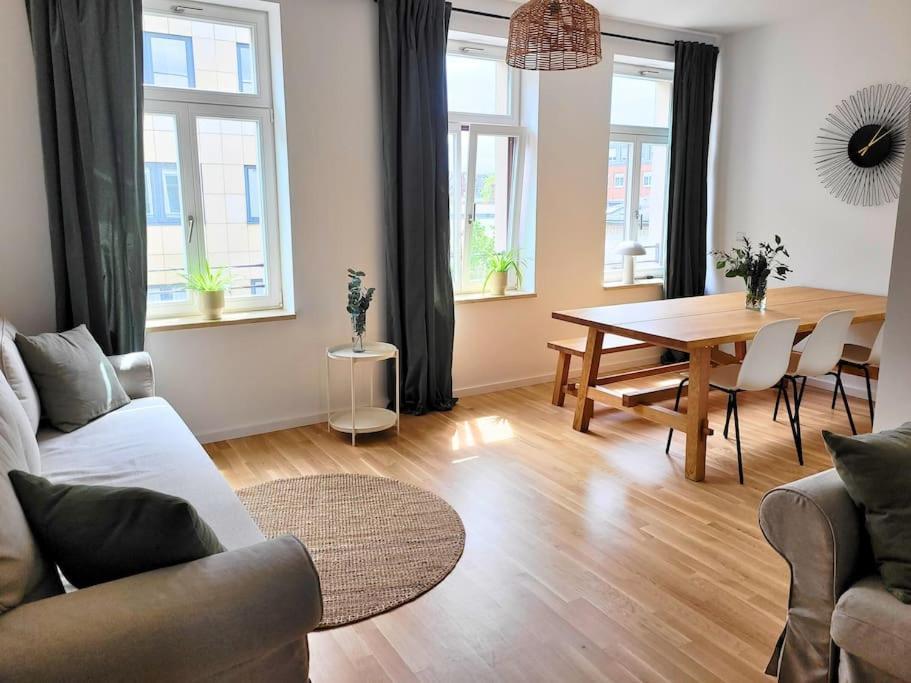 Stylisches Zentrales City-Apartment Mit 2 Balkonen Leipzig Buitenkant foto