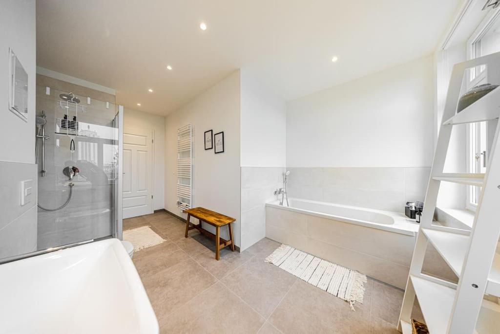 Stylisches Zentrales City-Apartment Mit 2 Balkonen Leipzig Buitenkant foto